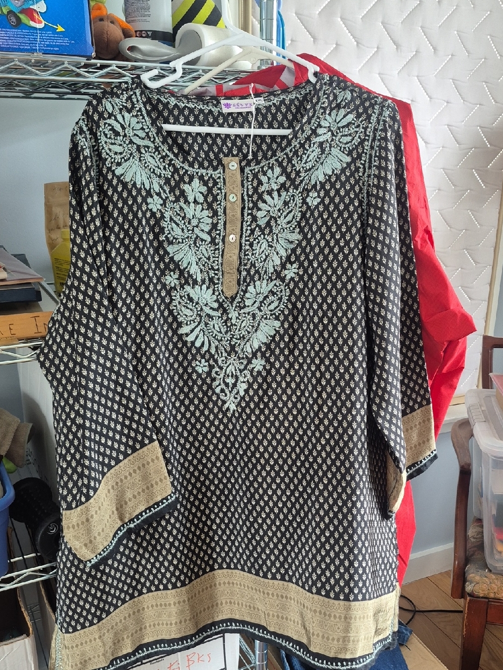 Sevya Embroidered Black & Mint Gold Tunic Top  NWT